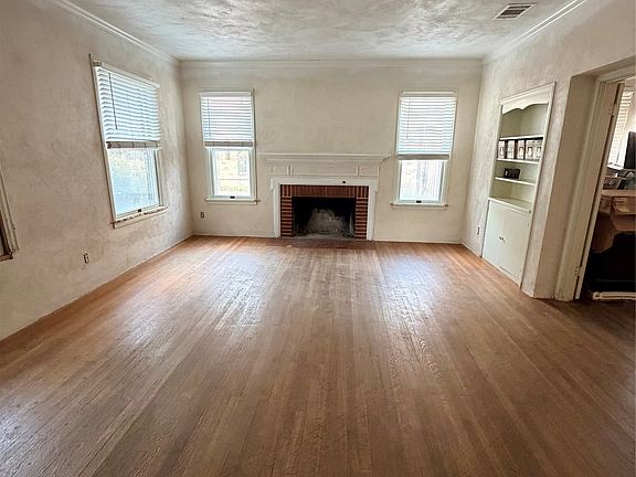 2nd image of 2014 Huntington Ln