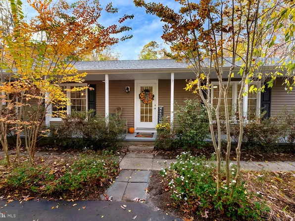 4 Pin Oak Ct, Tabernacle, NJ 08088