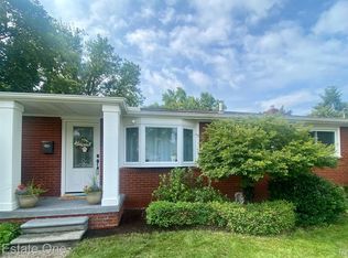 909 1st St, Rochester, MI 48307