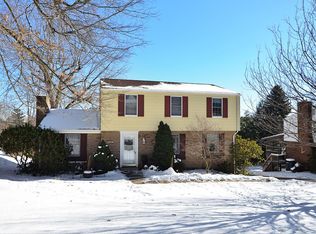 11 Green Crescent Dr, Washington, PA
