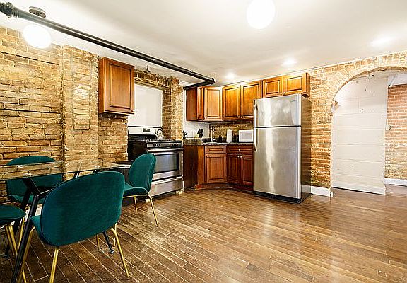 3rd image of 260 Lafayette Ave #1