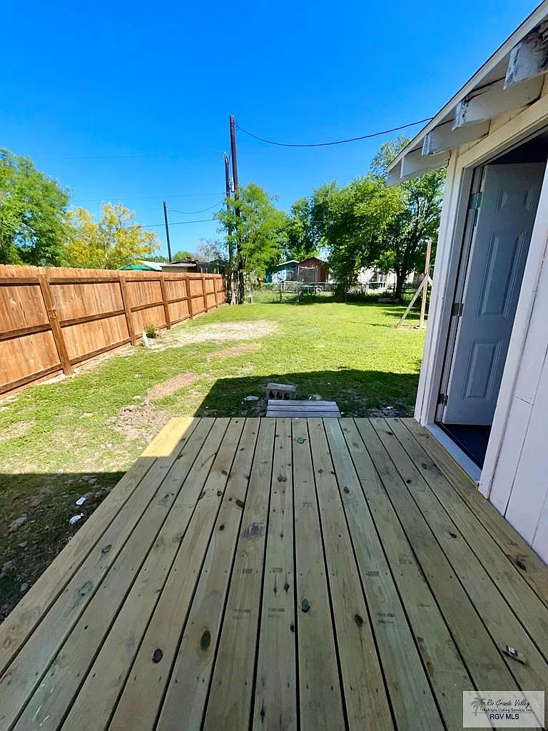 2 bed, 1.0 bath, 715 sqft, $875 — Photo 4