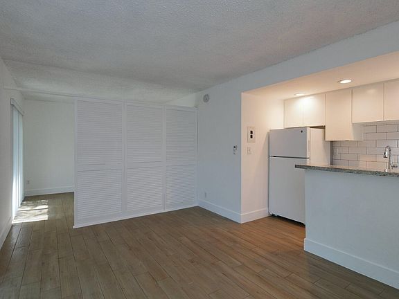 3rd image of 109 Menores Ave #4