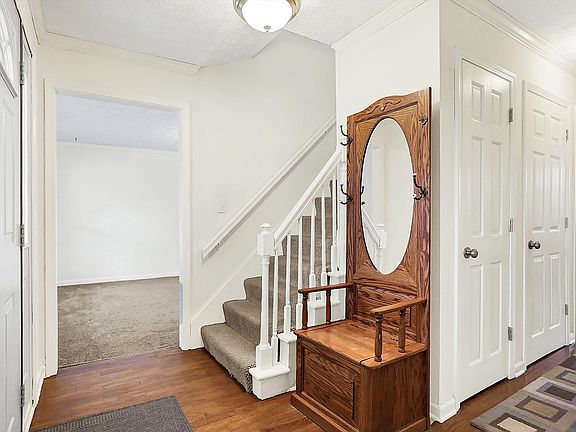 5th image of 3968 Creekwood Dr