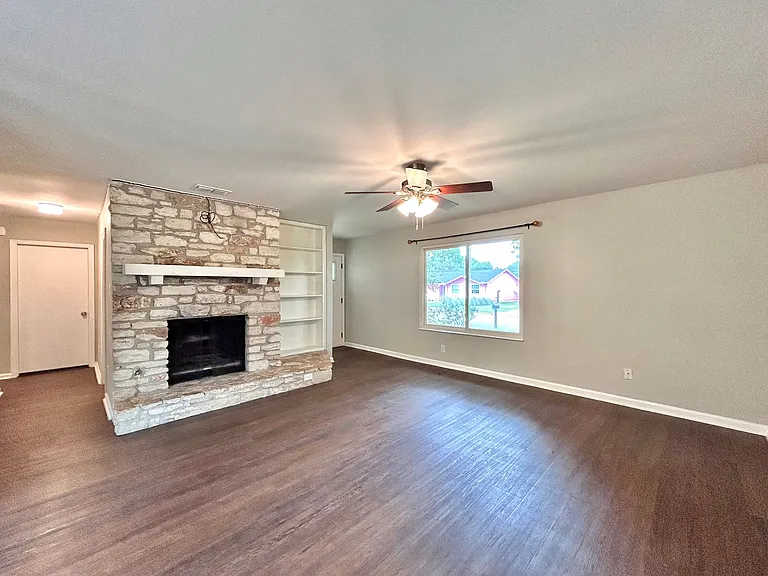 3305 Oak Aly — Photo 5
