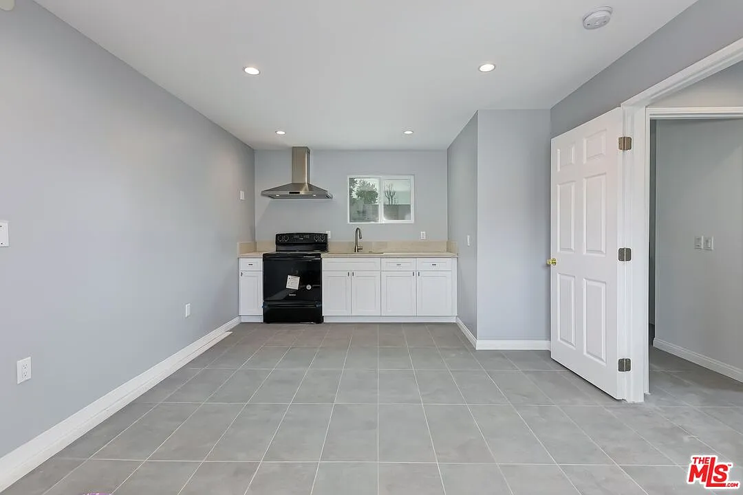 1 bed, 1.0 bath, $1,995 — Photo 2
