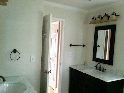 1106 W 1st St, Charlotte, NC, 28202