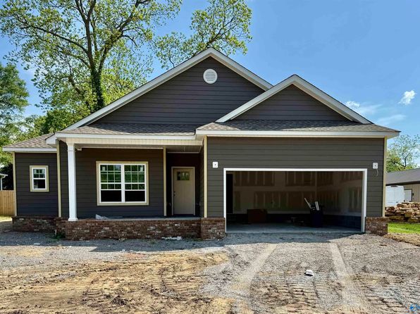 402 Woodall St SW, Hartselle, AL 35640