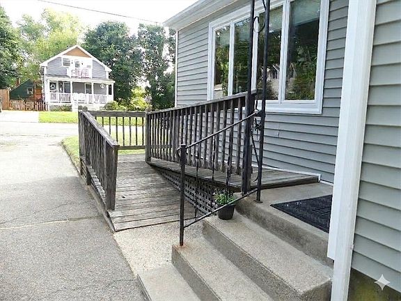 4th image of 118 Randolph Ave