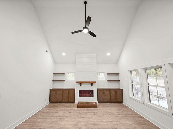 4th image of 2687 Palmyra Rd