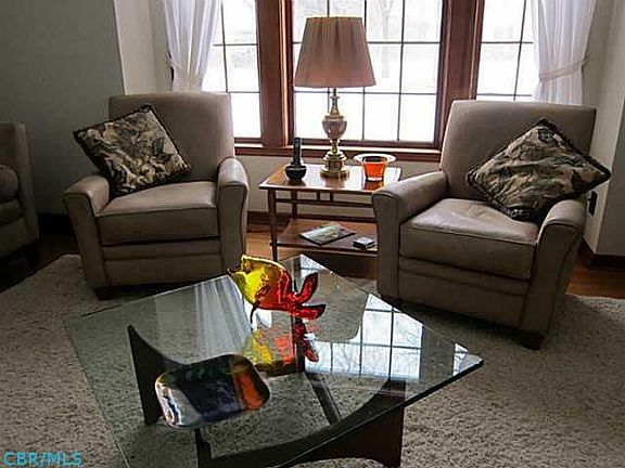 5th image of 82 E Riverglen Dr