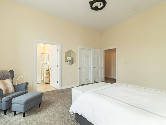 4th image of 1406 Broad St Suite 101