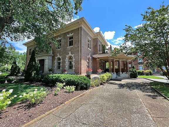 2nd image of 900 Vine St APT 4