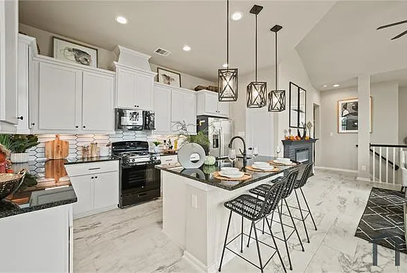 1631 Rustling Creek Dr — Photo 15