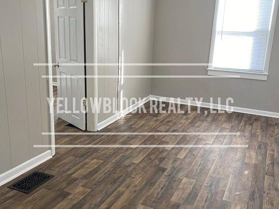 3rd image of 8321 Lydia Ave