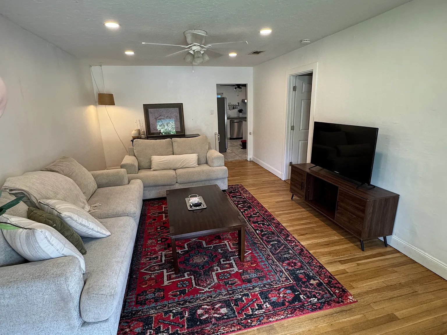 4 bed, 1480 sqft, $2,800 — Photo 3