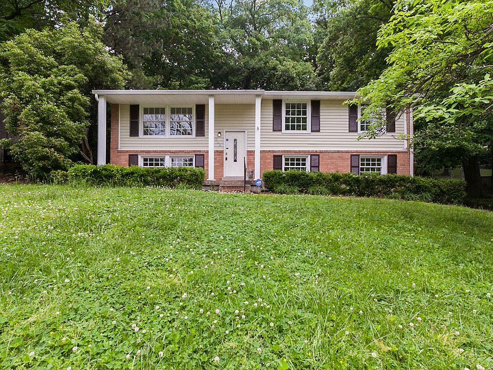 1st image of 304 Bonnahurst Dr