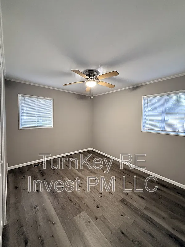 3 bed, 1.5 bath, 1200 sqft, $2,200 — Photo 4