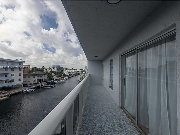 4th image of 3868 NE 169th St APT 405