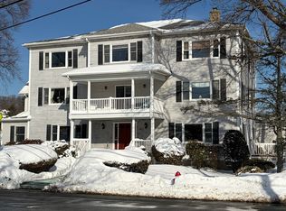162 Willow Rd APT 11, Nahant, MA 01908