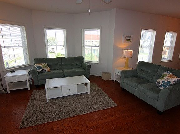 5th image of 4401 Landis Ave Unit 2