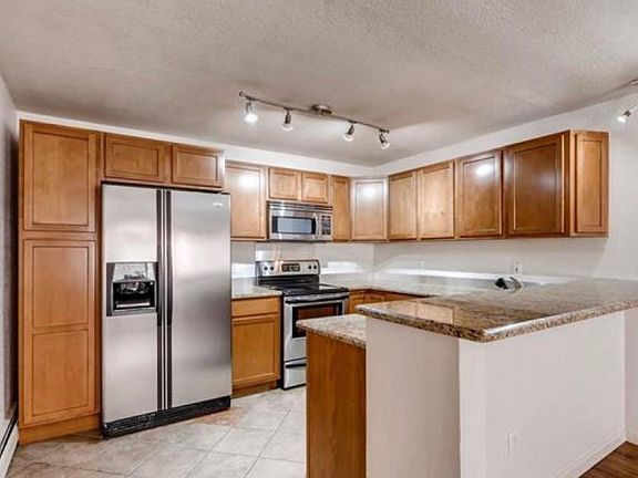 5th image of 1045 N Clarkson St APT 305