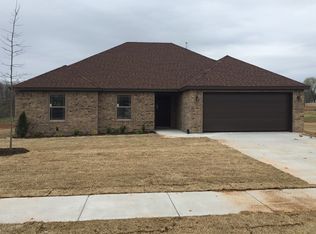 1050 Washburn Dr, Pea Ridge, AR 72751