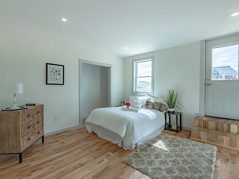 275 4th St #3F — Photo 3