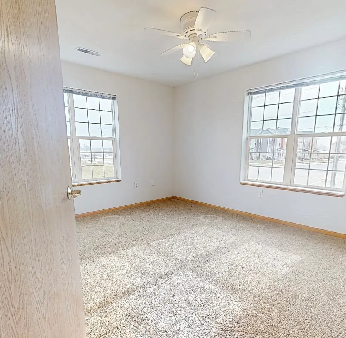 3 bed, 1581 sqft, $2,350 — Photo 4