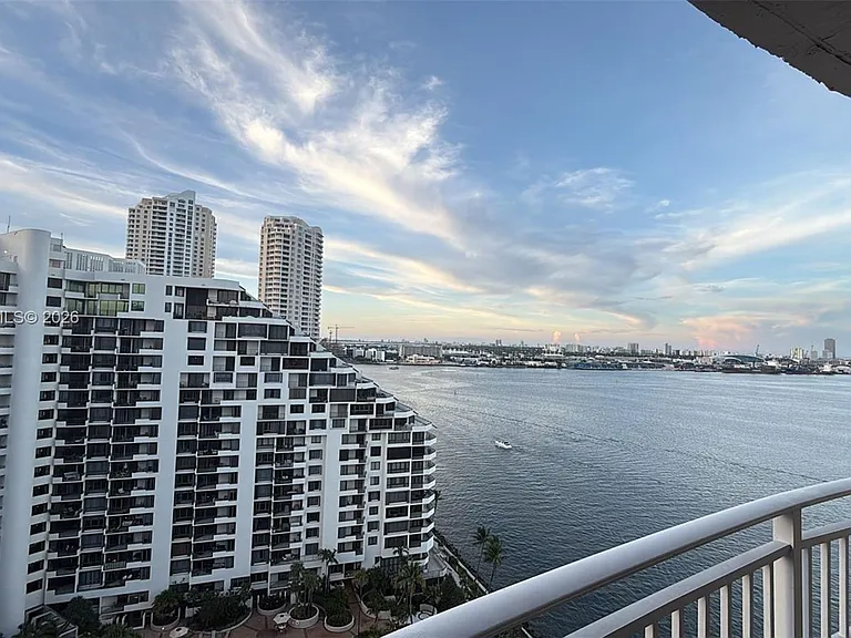 770 Claughton Island Dr #2107 — Photo 16