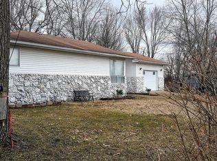 2117 Oakridge Dr, Ava, MO 65608