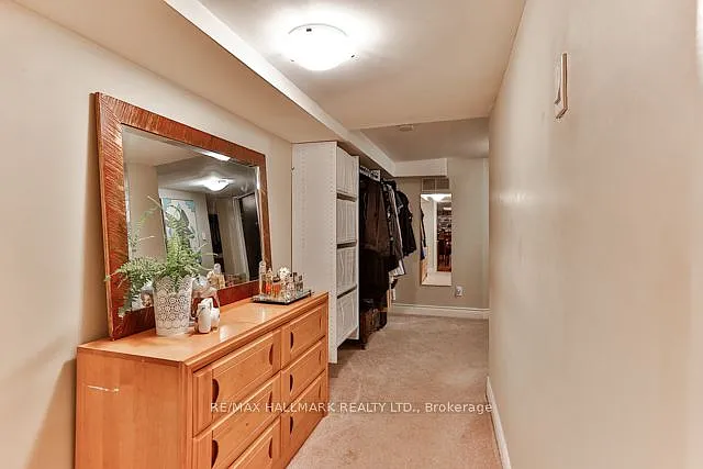 25 Love Cres #LOWER — Photo 14