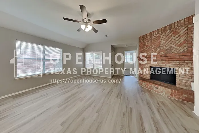 1327 Coppercrest Dr — Photo 5