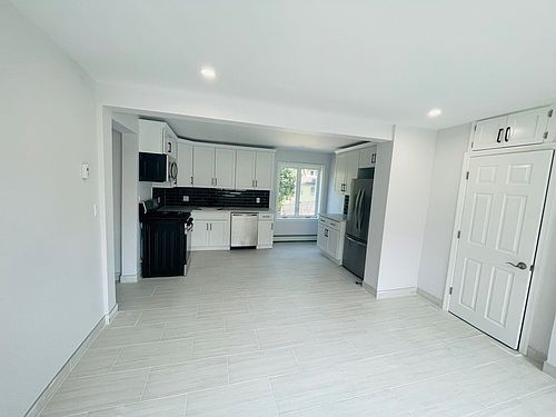 1st image of 20 Hill St