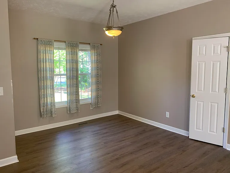 1455 Longleaf Dr E — Photo 4