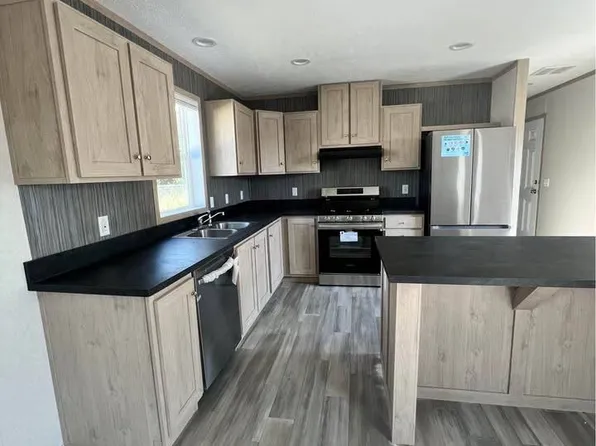 604 152nd St #36, South Sioux City, NE 68776