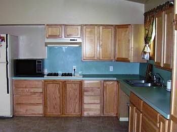 4th image of 1005 E Elm St