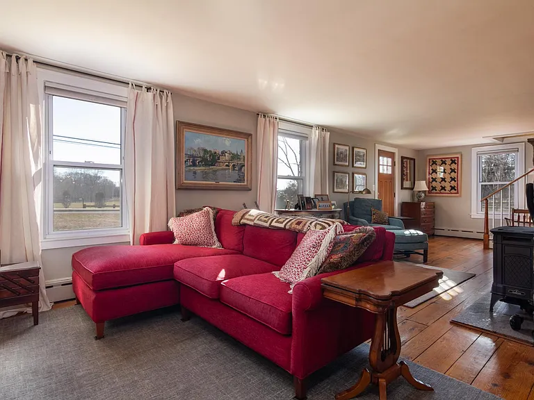 323 Green Hill Rd — Photo 10
