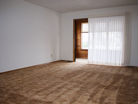 5th image of 2227 E 50th Ave