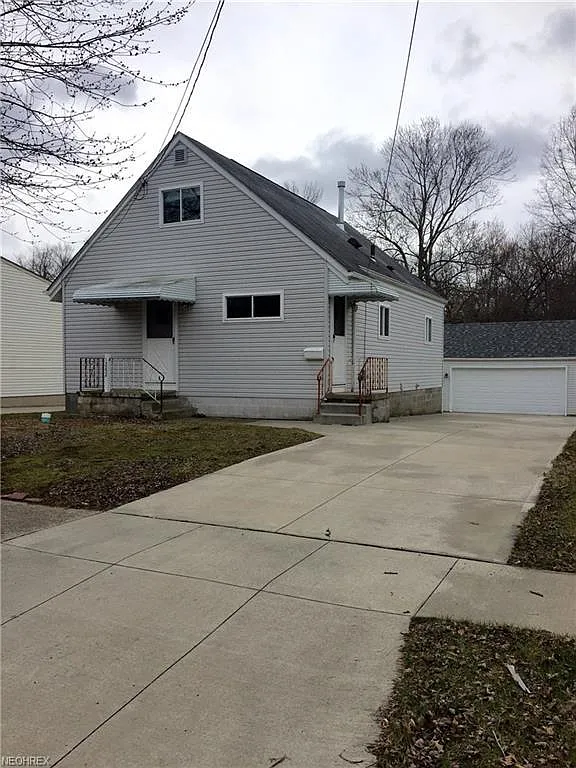 1282 Carnegie Ave photo 1