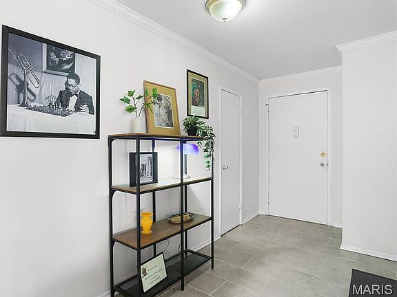 3rd image of 4466 W Pine Blvd APT 2F