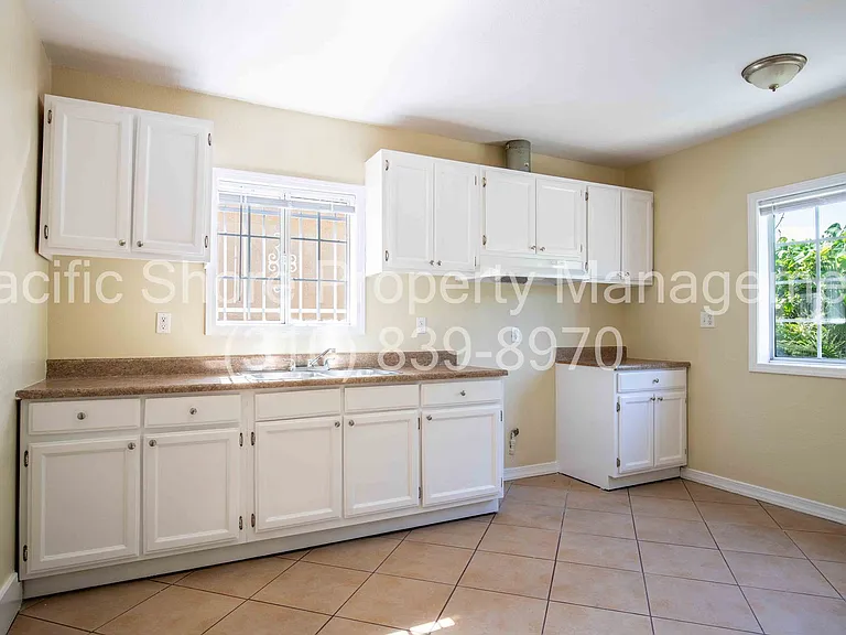 1411 Fedora Apartments — Photo 7