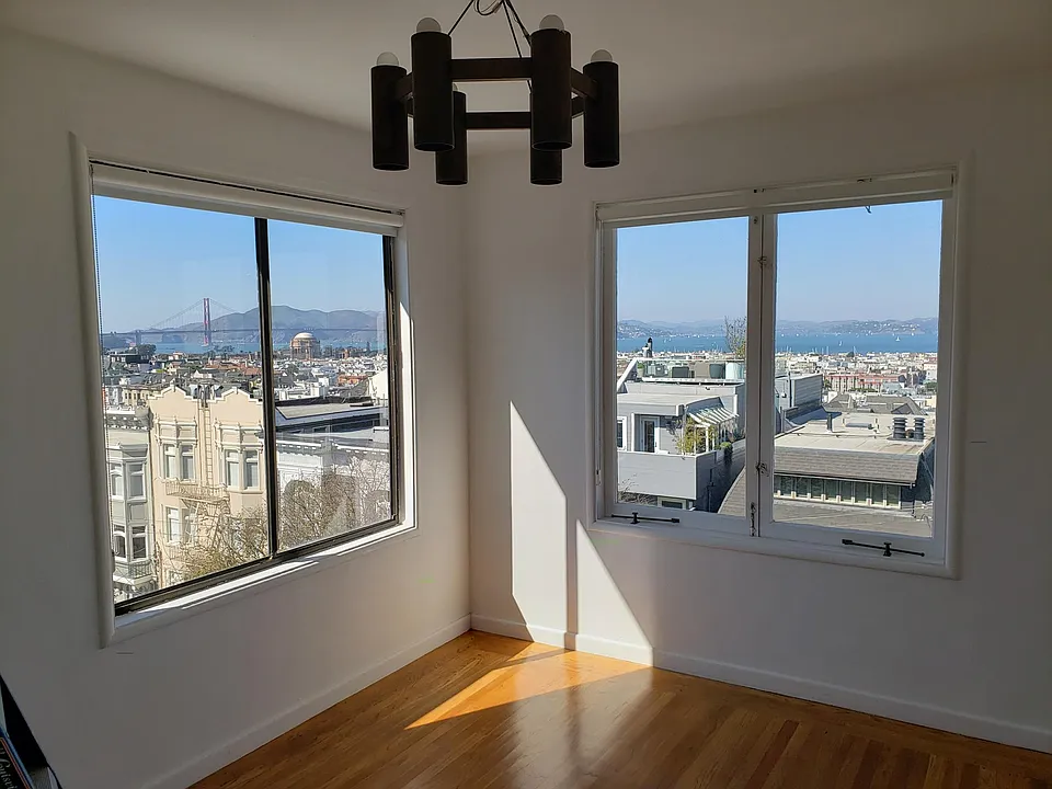 Dining room and views.