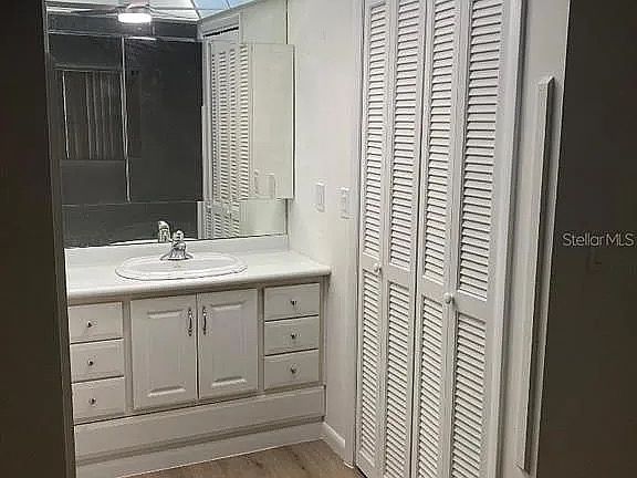 5th image of 87 Rotonda Cir