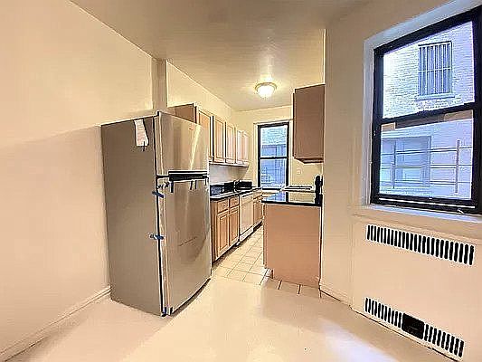 4th image of 45 Linden Blvd #B