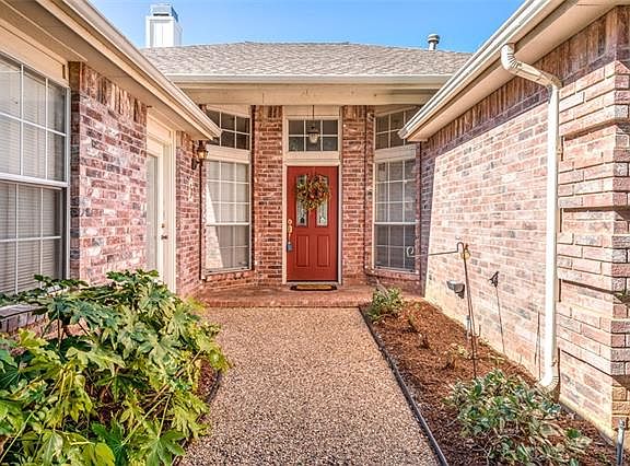 3rd image of 7901 Woodland Dr