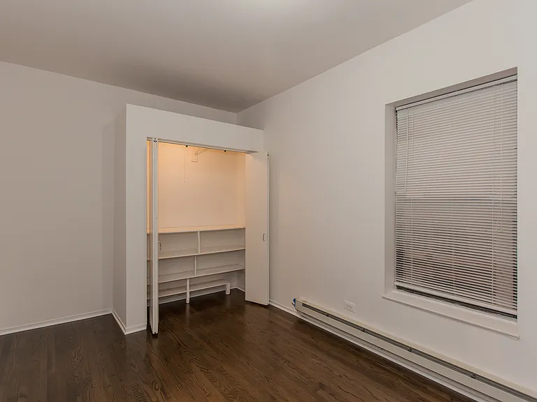 729 W Cornelia Ave #2 — Photo 9