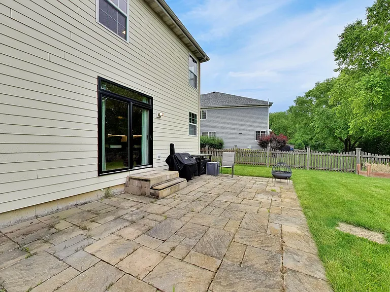18768 Highfield Dr W — Photo 52