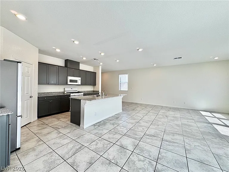 4258 Tarim St — Photo 27