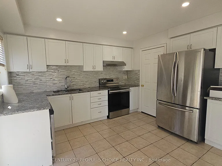 918 McNair Cir — Photo 6